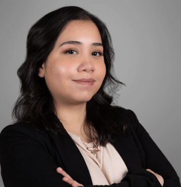 Link to Bio of Domestic Paralegal Evelyn Lazaro who works in the Winston-Salem, NC Family Office of McMinn, Fradin, Gray & Logan.