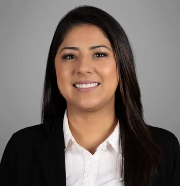 Vanessa Diaz expert criminal law paralegal professional headshot.